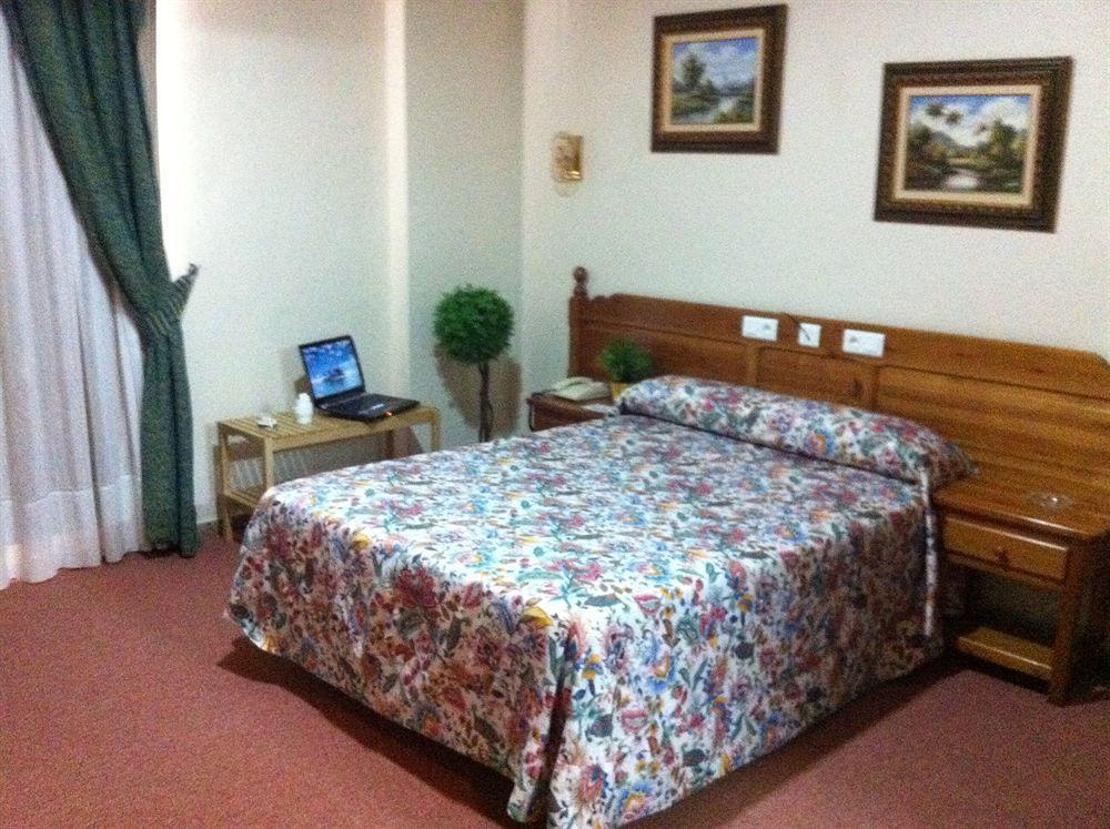Hotel Sandra 3*