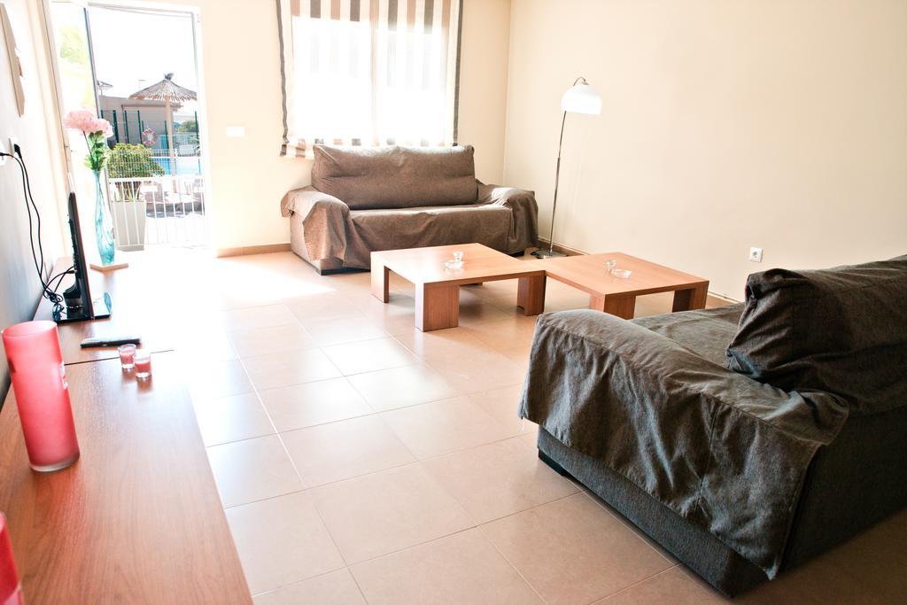 La Mojonera Apartment *