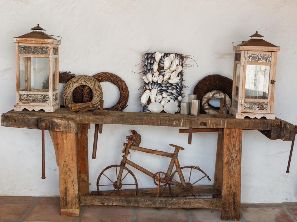 Cortijo Juan Salvador *