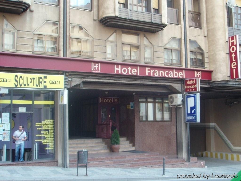 Hotel Oyo Francabel 3*