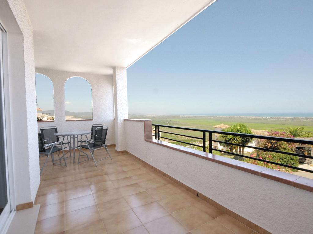 Complejo Bellavista Residencial * Pego
