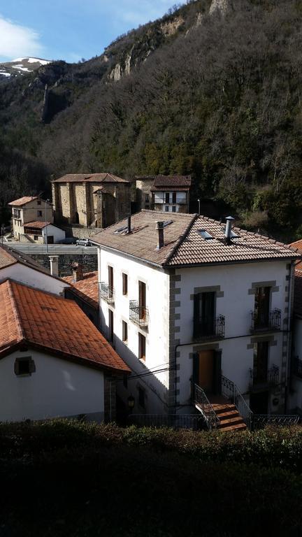 Hostal Armaia Artepea Urzainqui