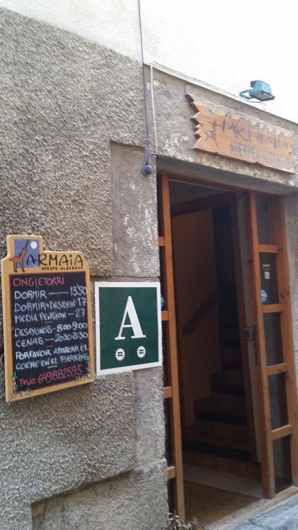 Hostal Armaia Artepea *