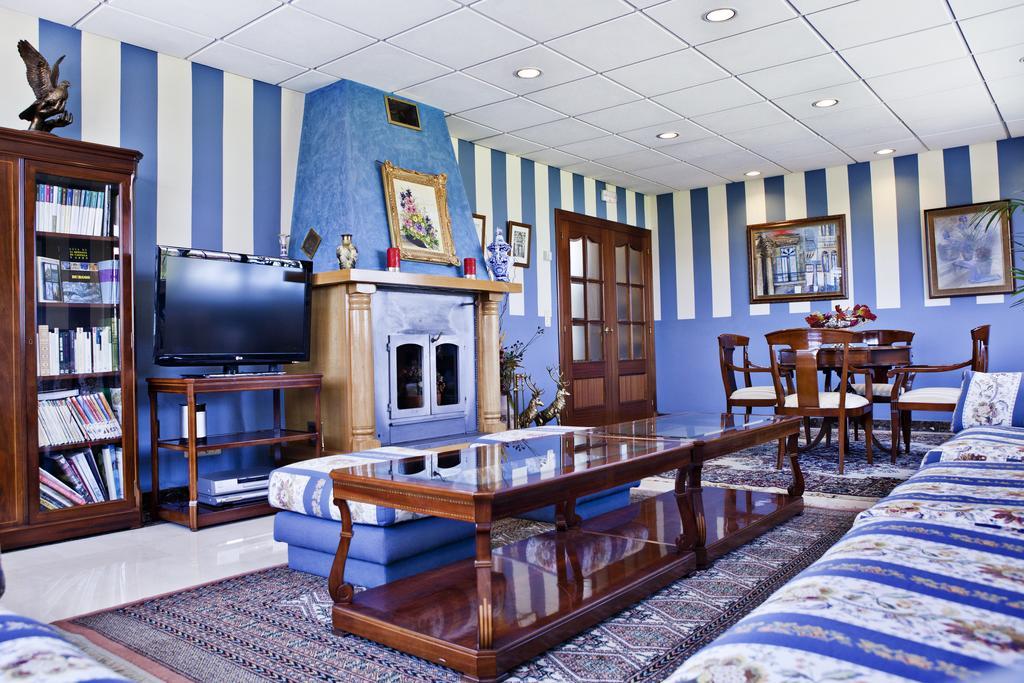 Hotel Dona Jimena 3*
