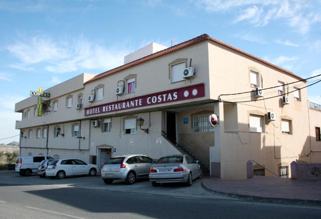 Costas Hotel 2*