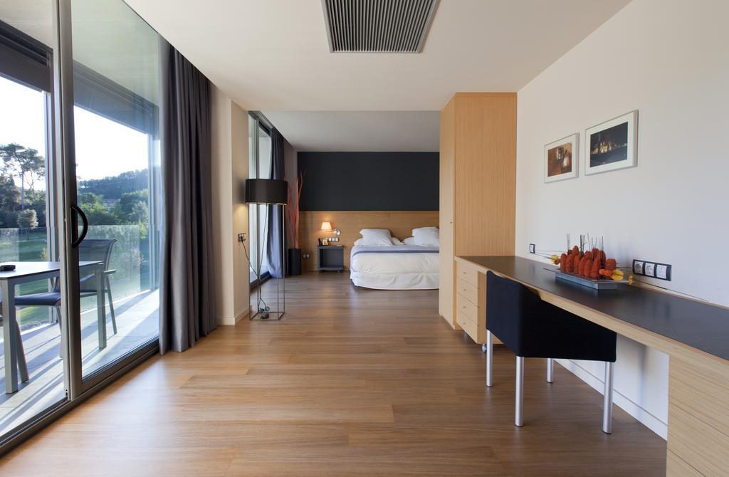 Món Sant Benet Hotel 4*