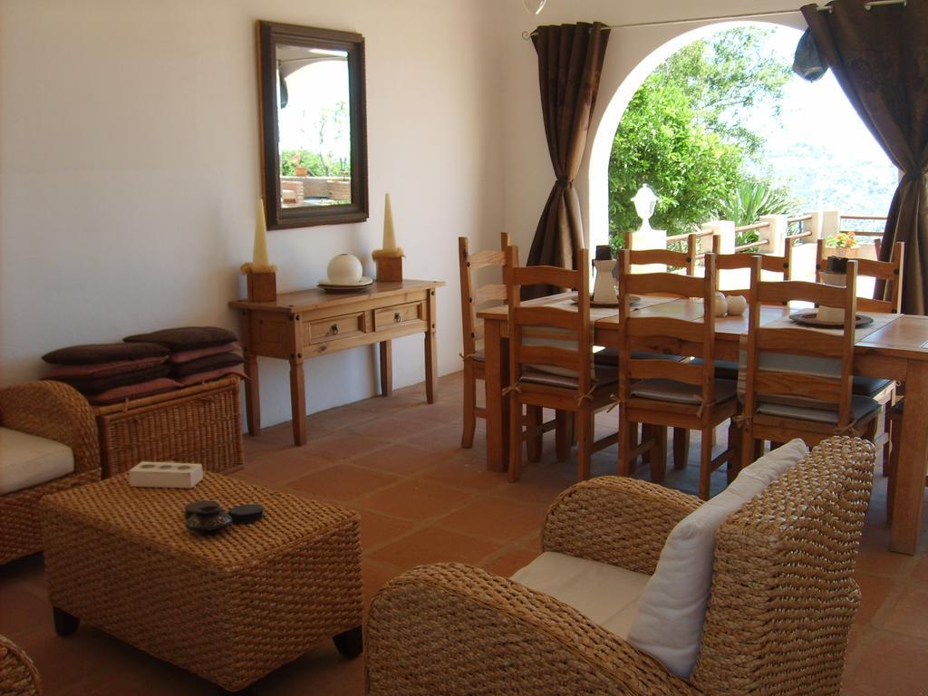 Casa Agradable * Arenas (Malaga)