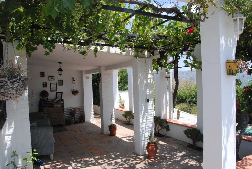 Casa Agradable Bed & Breakfast *