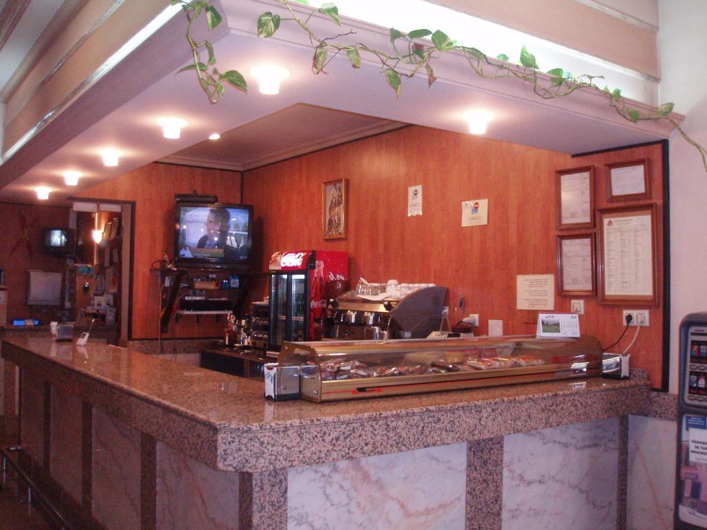 Hermanos Hotel 2*