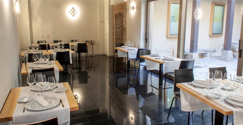 El Encanto & Cafeteria Hotel