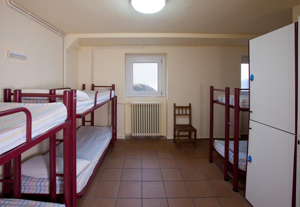 Núria Xanascat Hostal