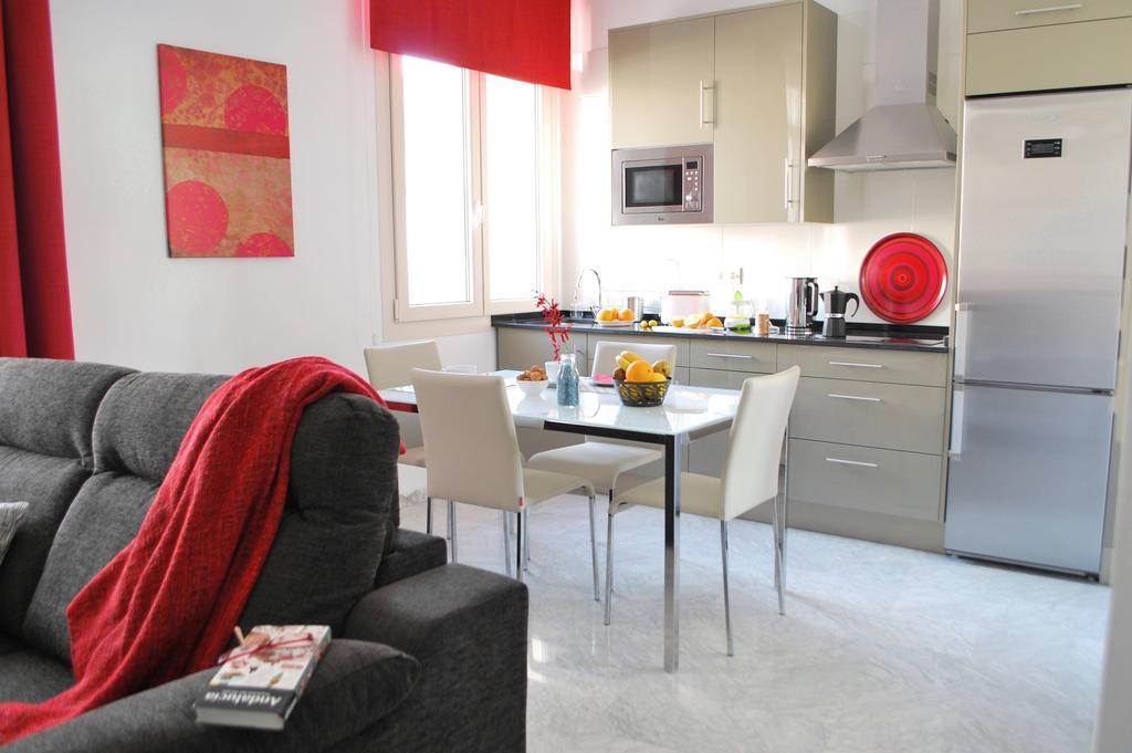 Puerta Jerez Apartment *