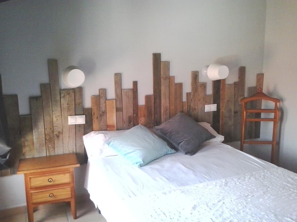 Hostal Royuela Guest house