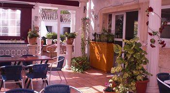 Residencial La Paloma Pensión 3*