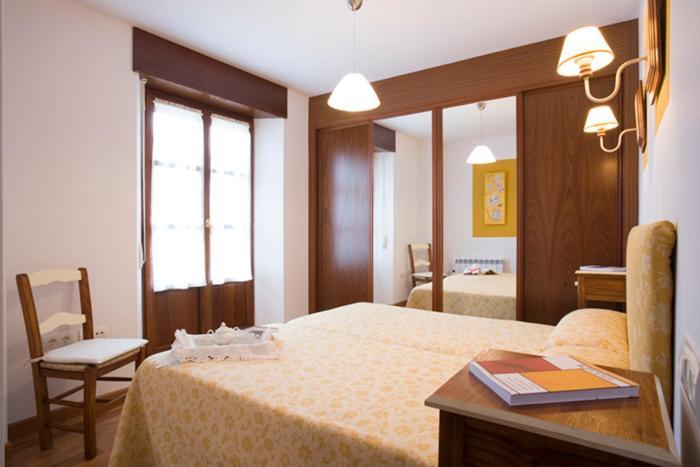 La Fonda De 3* Bustio