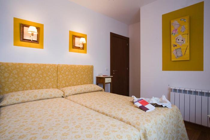 Guest house La Fonda De