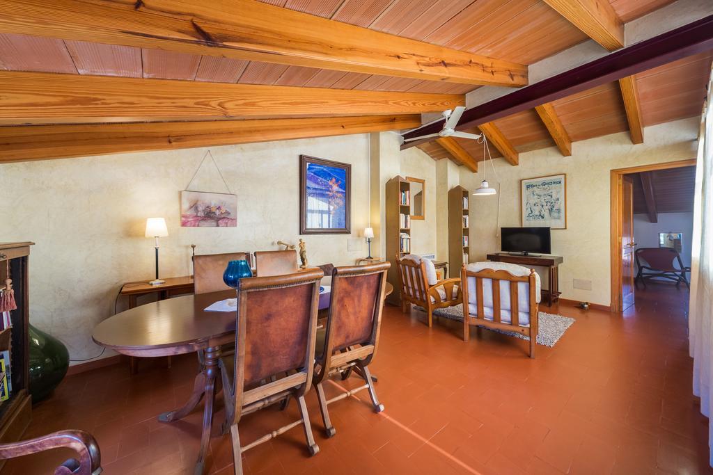 S'engolidor Country house