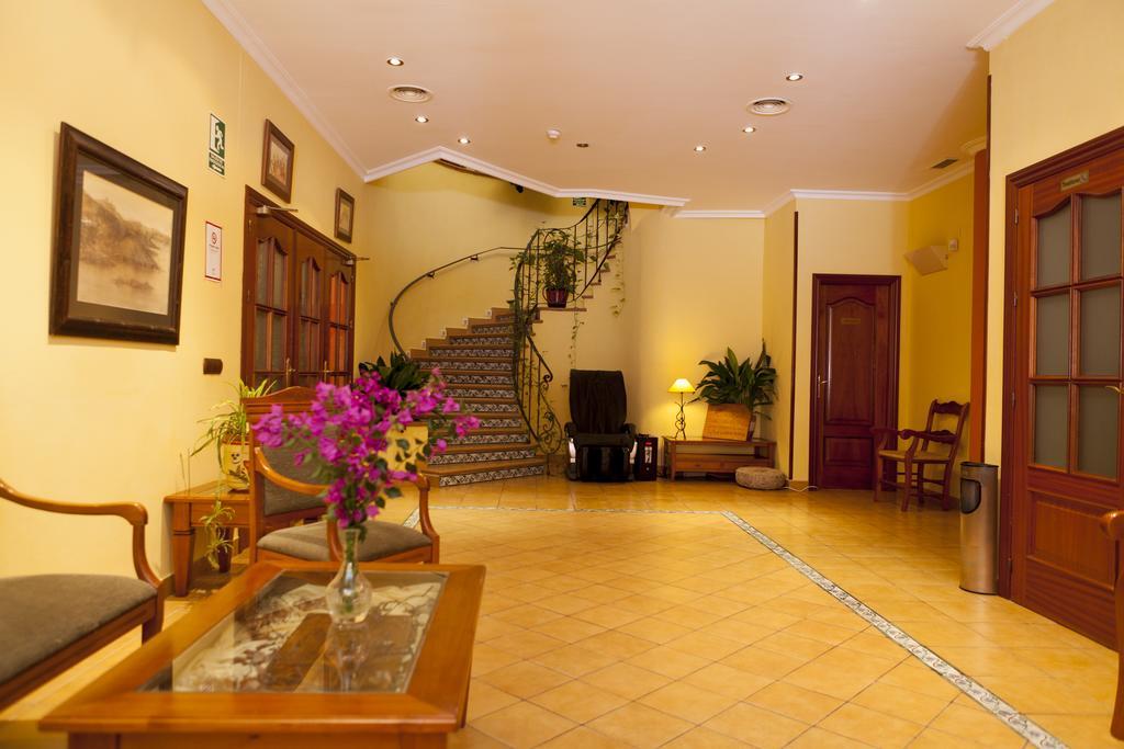 Paraje La Lambra Hotel Rus