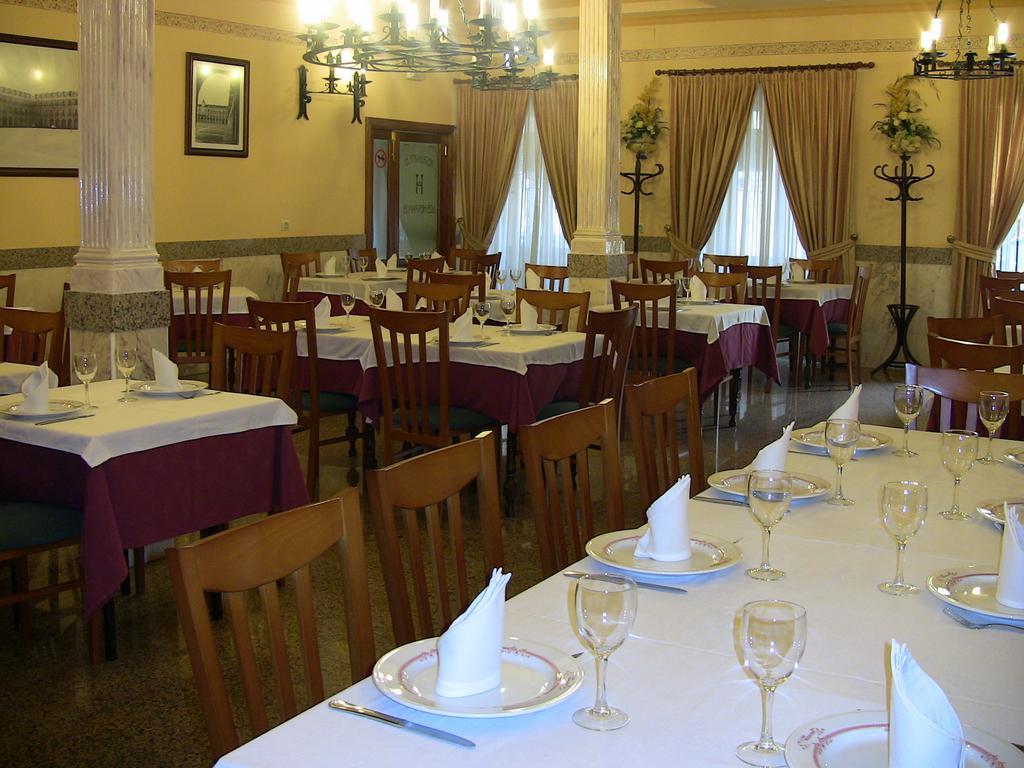 Hotel Hermanos 2*