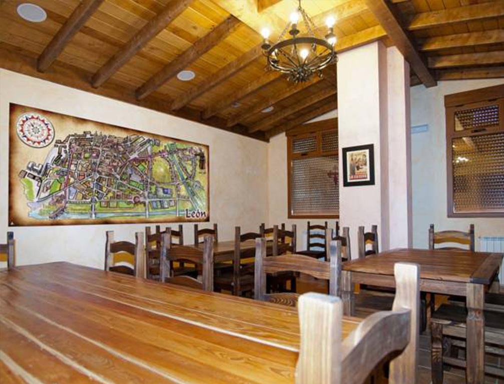 Santo Tomas De Canterbury Hostel