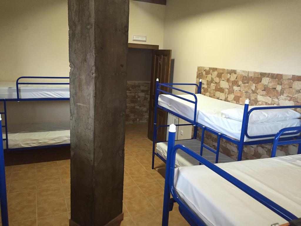 Santo Tomas De Canterbury Hostel Leon