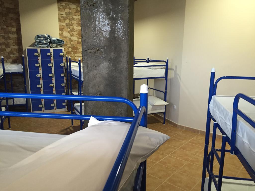 Santo Tomas De Canterbury Hostel *