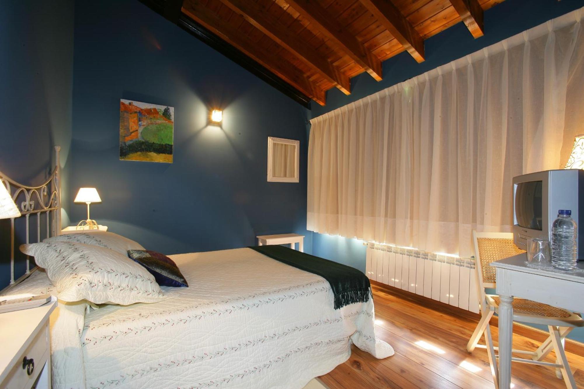 Bajo Tilos Country house *