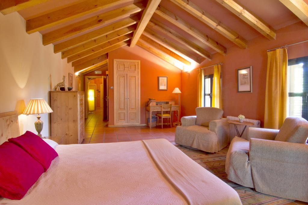 Hotel Sara De Ur 2*