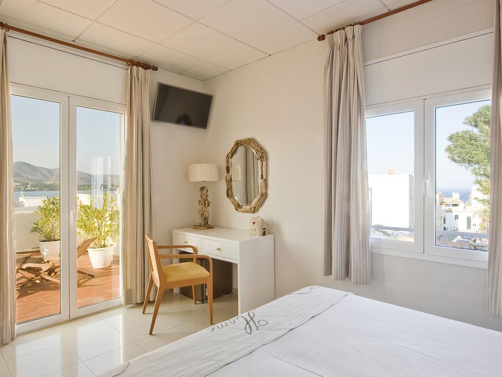 La Goleta Hotel Llanca