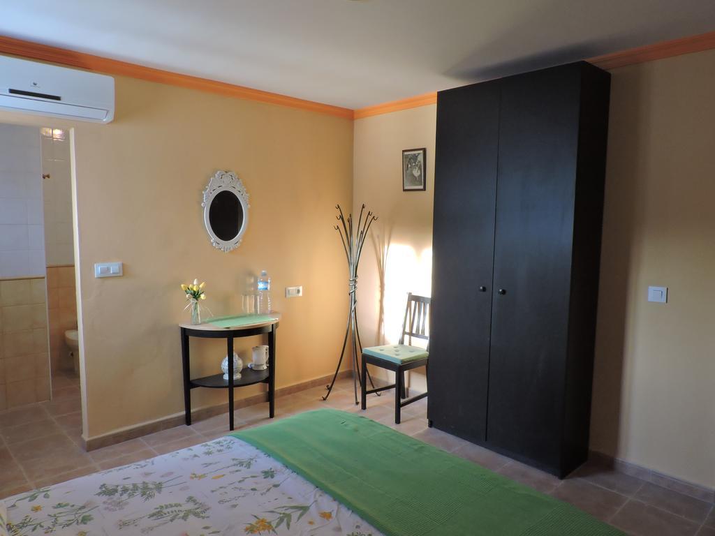 Cortijo Las Nubes Bed and breakfast