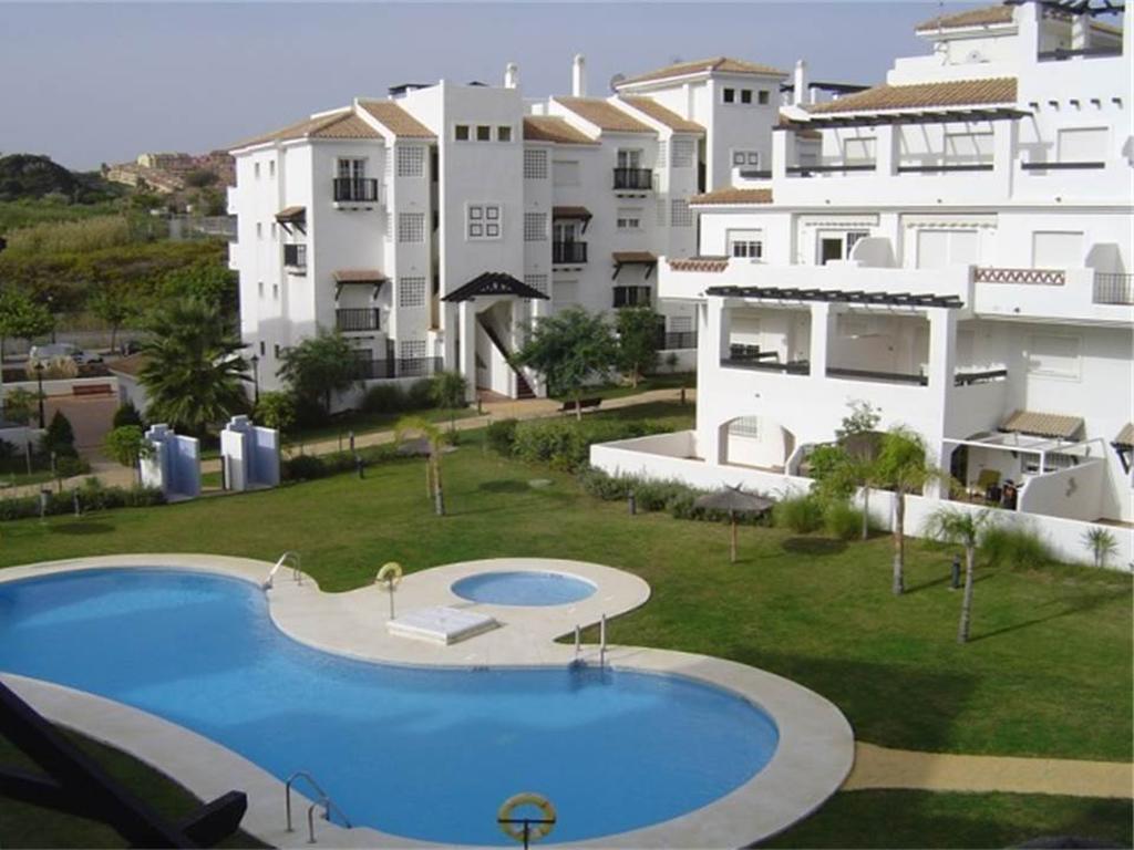 2096-nice 2 Bedrooms Apt In With Pools