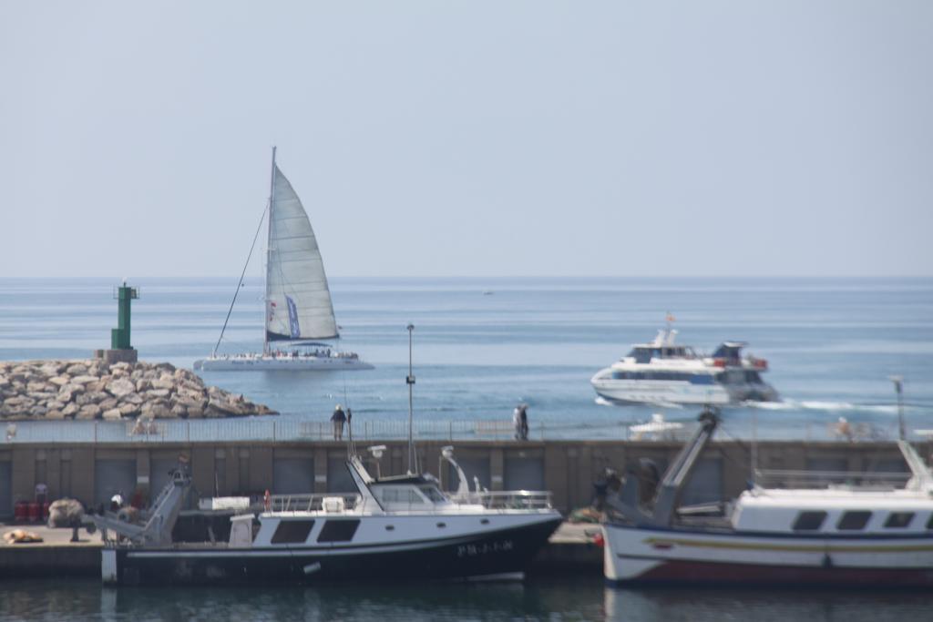 Al Centre Del Port Cambrils