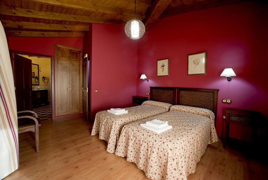 Rural Arbequina, Piscina Climatizada Termal Balneario El Salugral A 12 Kilómetros, 5 Euros Por Persona Casa rural Casas del Monte