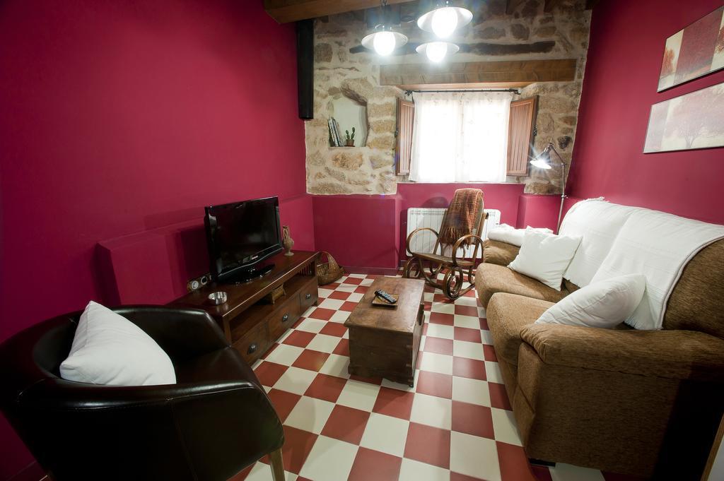 Rural Arbequina, Piscina Climatizada Termal Balneario El Salugral A 12 Kilómetros, 5 Euros Por Persona Casa rural Casas del Monte