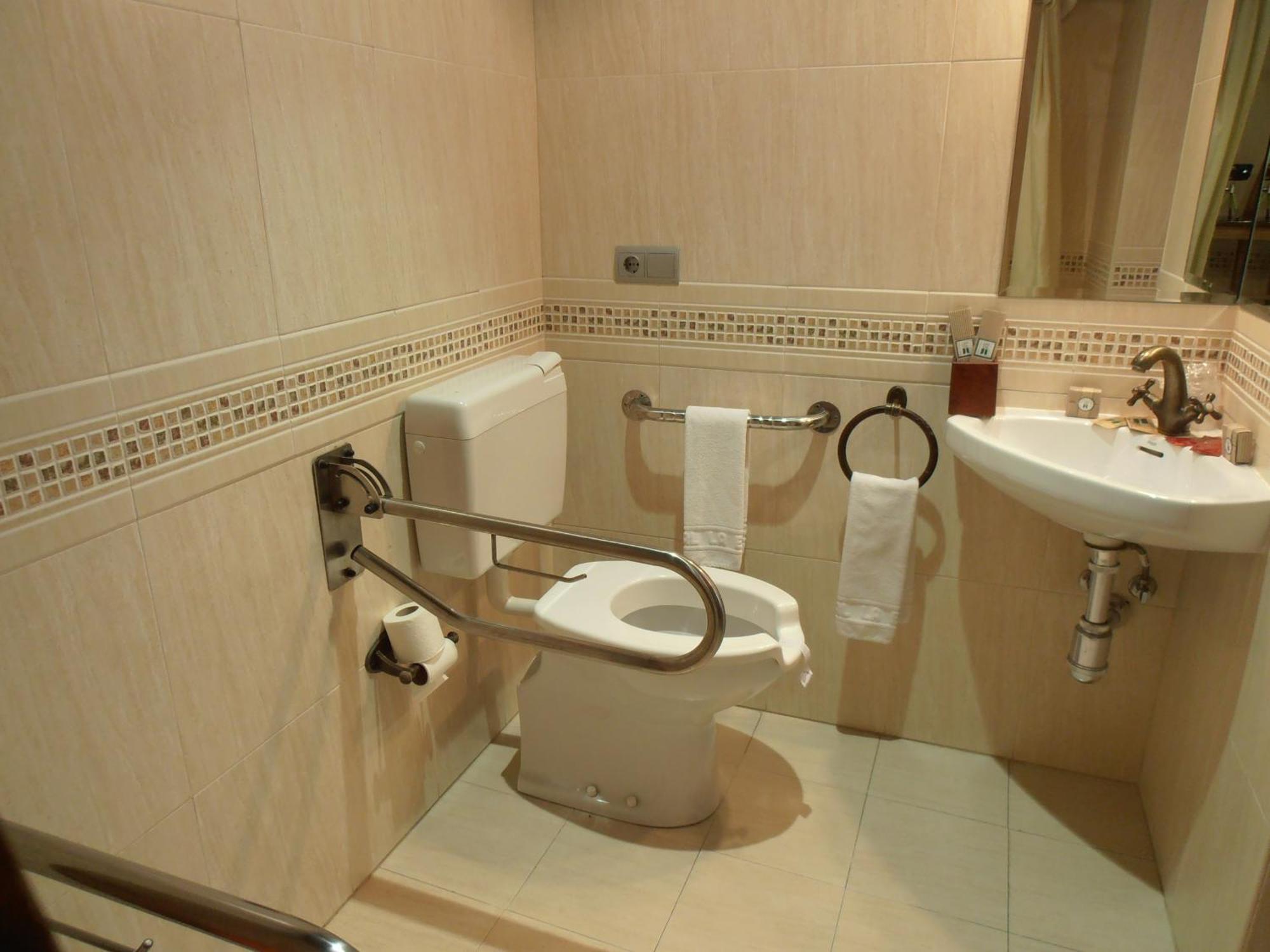 Virgen De La Encina Hotel 2*