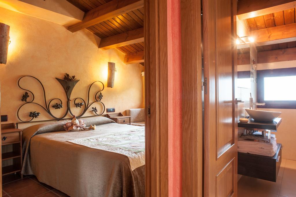 Mas La Riera Country house Campdevanol