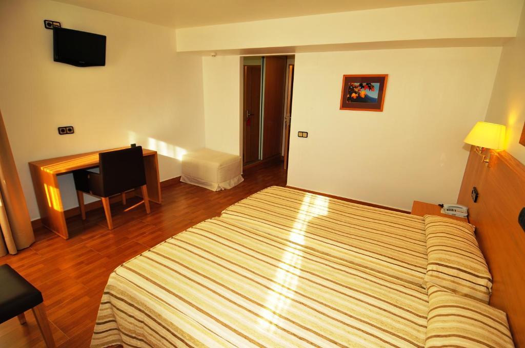 Lacreu Hotel 3*