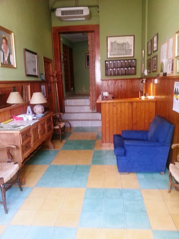De La Val Hotel