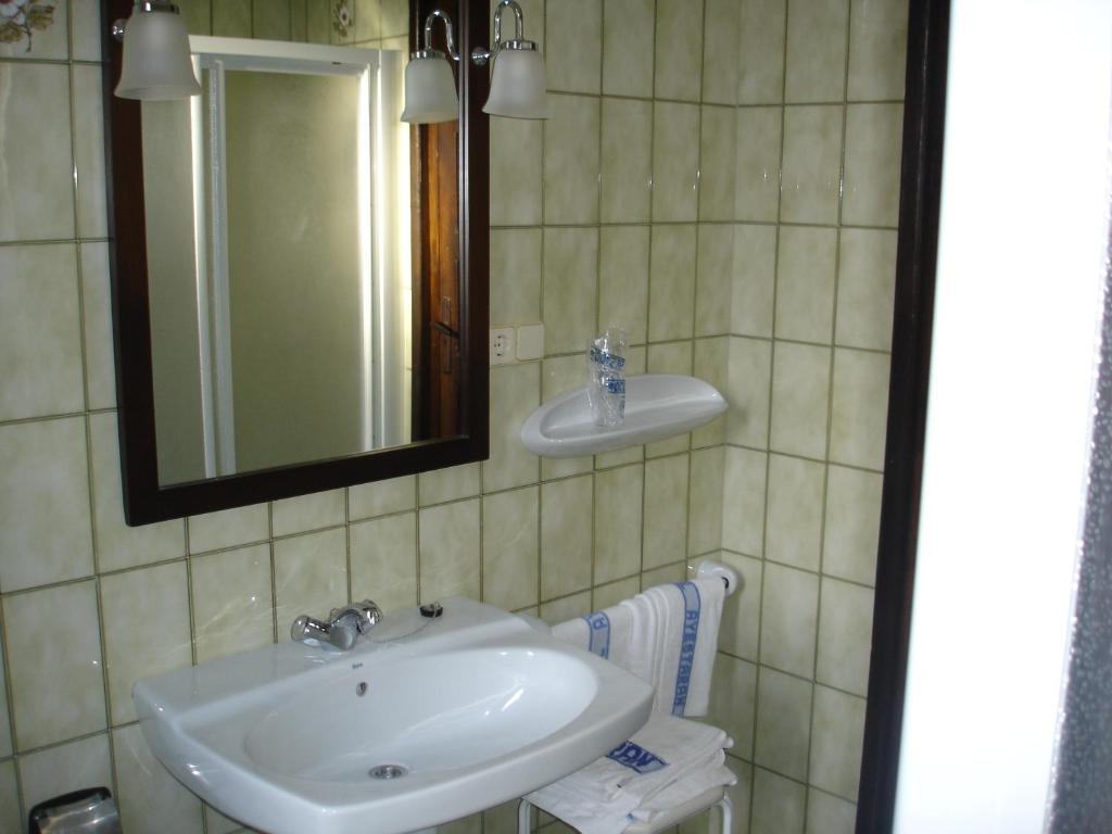 Ayestaran Ii Guest house 2*