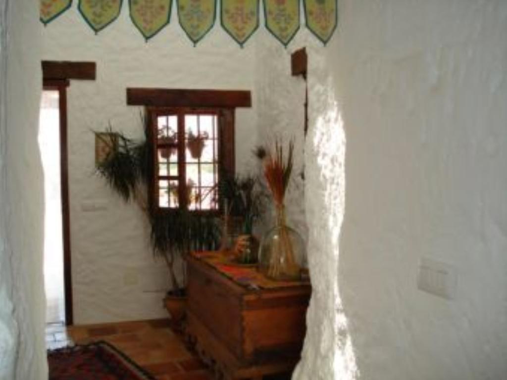 Cueva De La Alegría