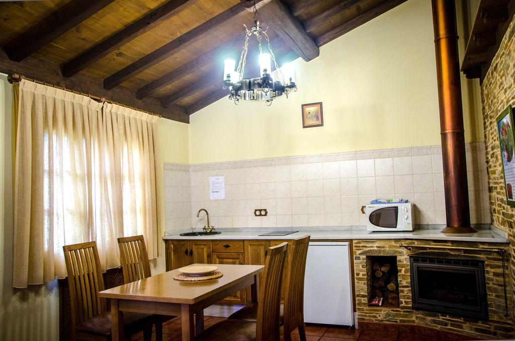 Country house Casas Rurales Taramundi Verde *