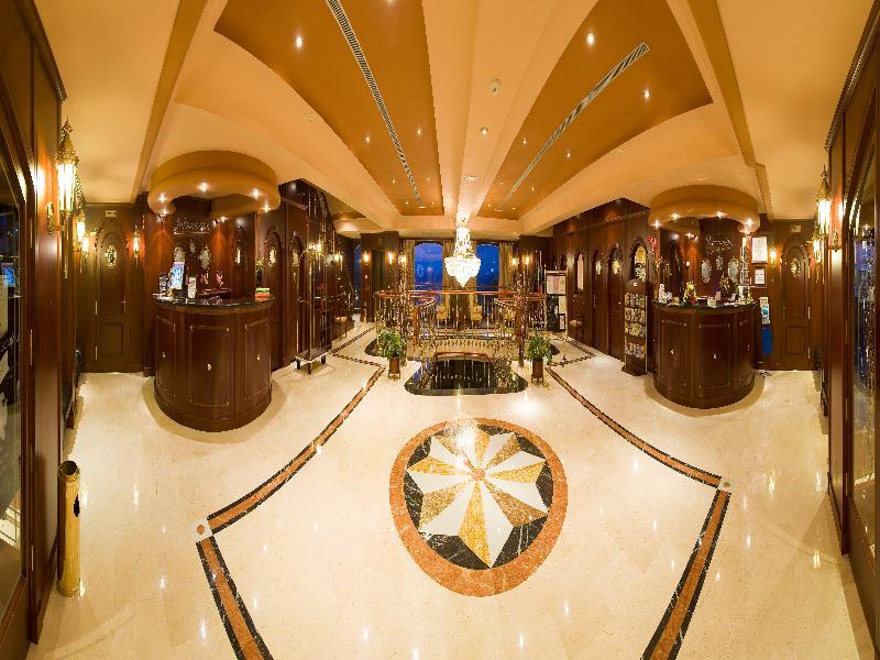 Club Hotel