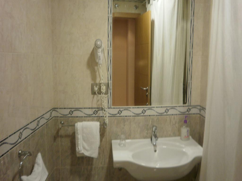 Hotel Reina Isabel