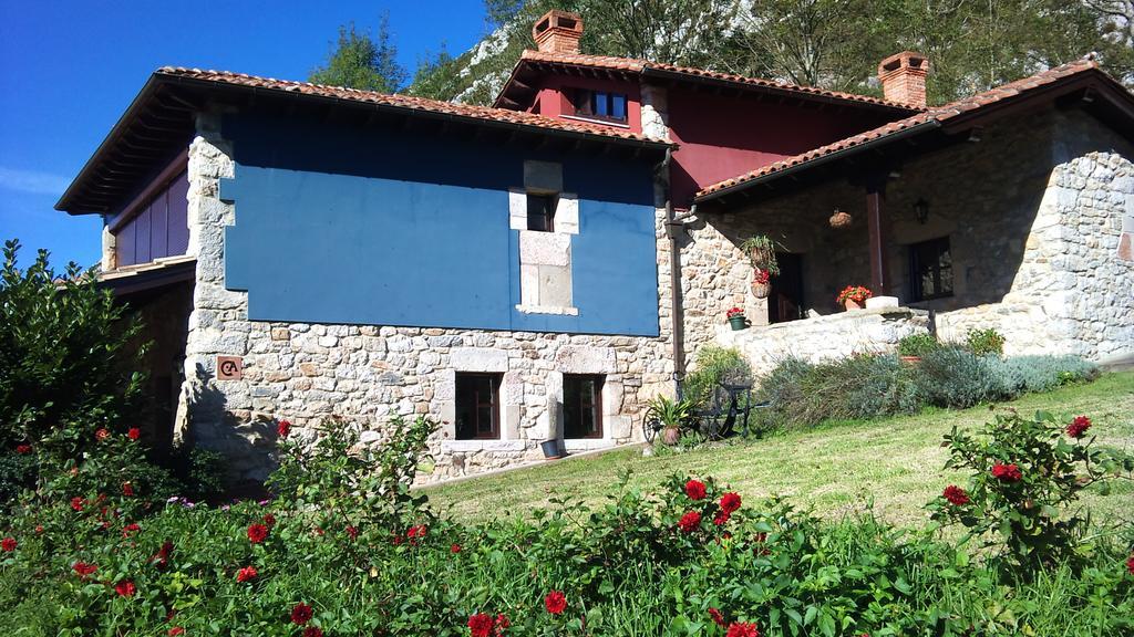 Casas Rurales El Corberu Country house Sardedo