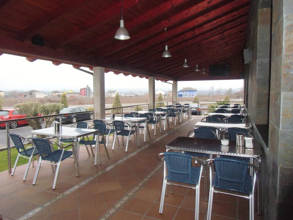 Area De Servicio Villamartín 2*