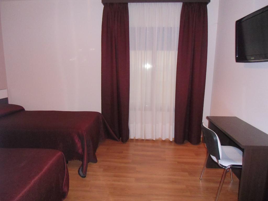 Area De Servicio Villamartín 2*