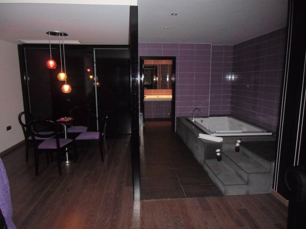 Area De Servicio Villamartín Hotel 2*