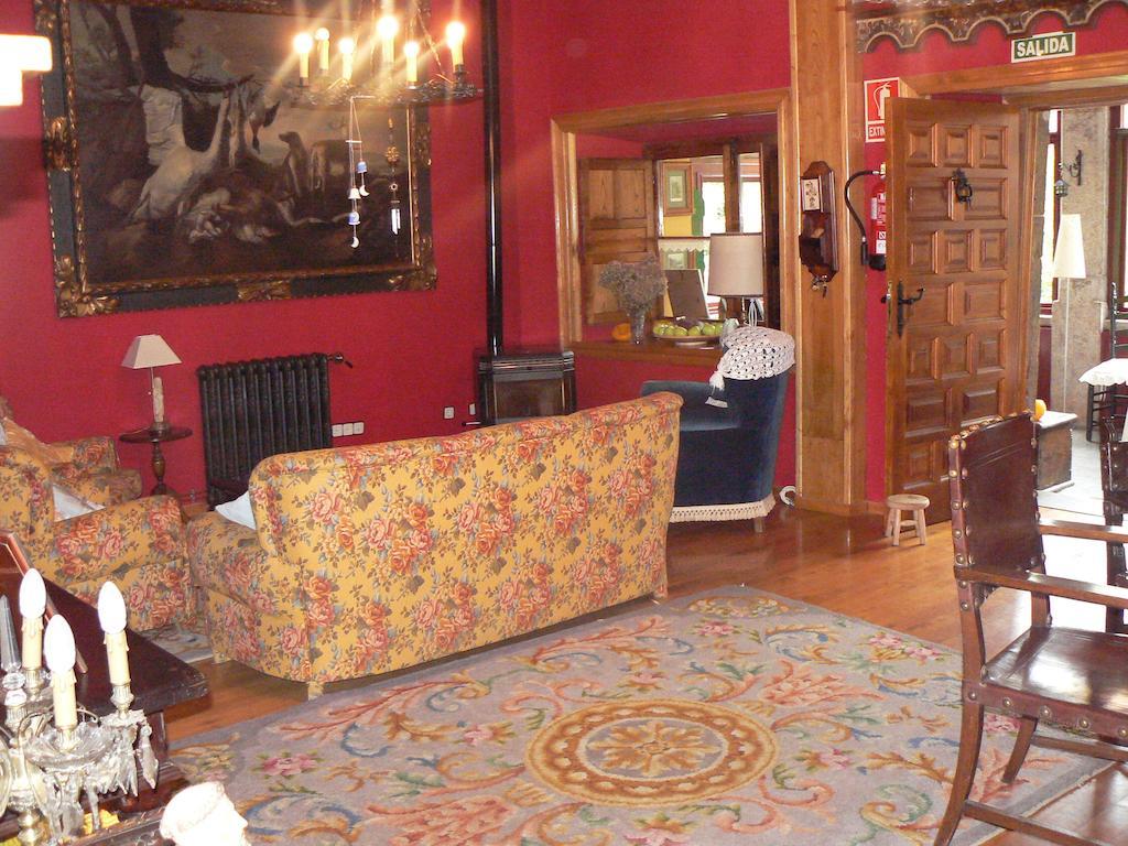 Y Ar Palacio Flórez Estrada Hotel