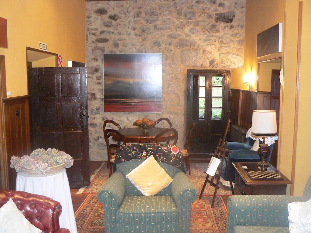 Hotel Y Ar Palacio Flórez Estrada 2*