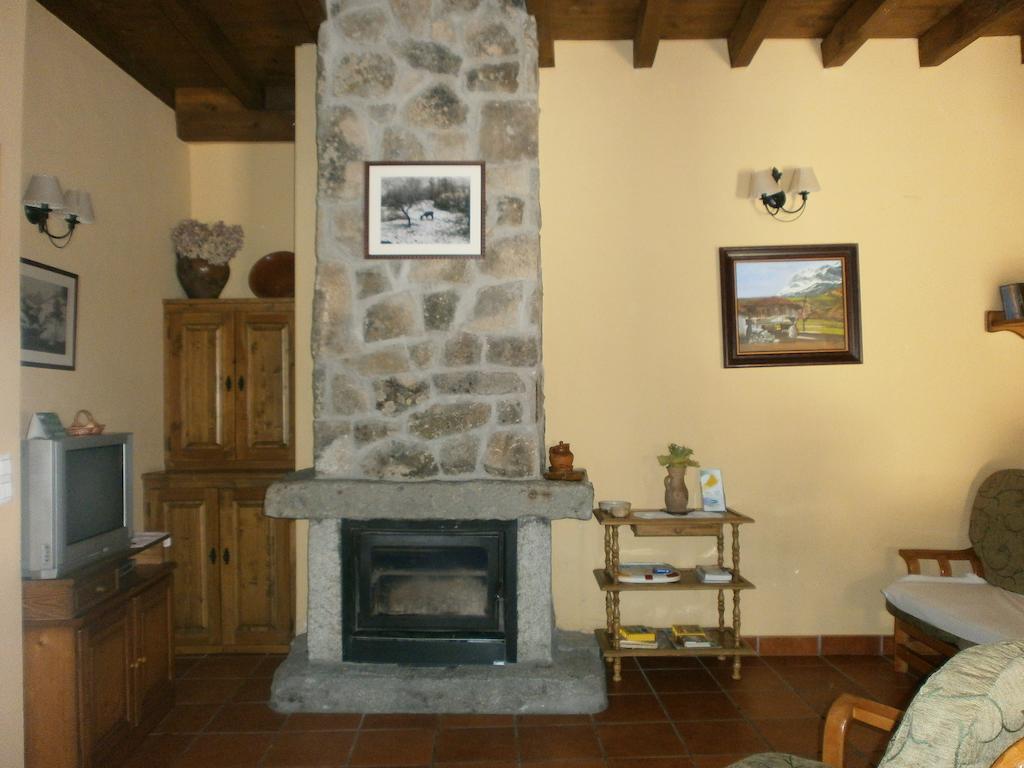 Casa Rural Valdeascas Country house Navarredonda de Gredos